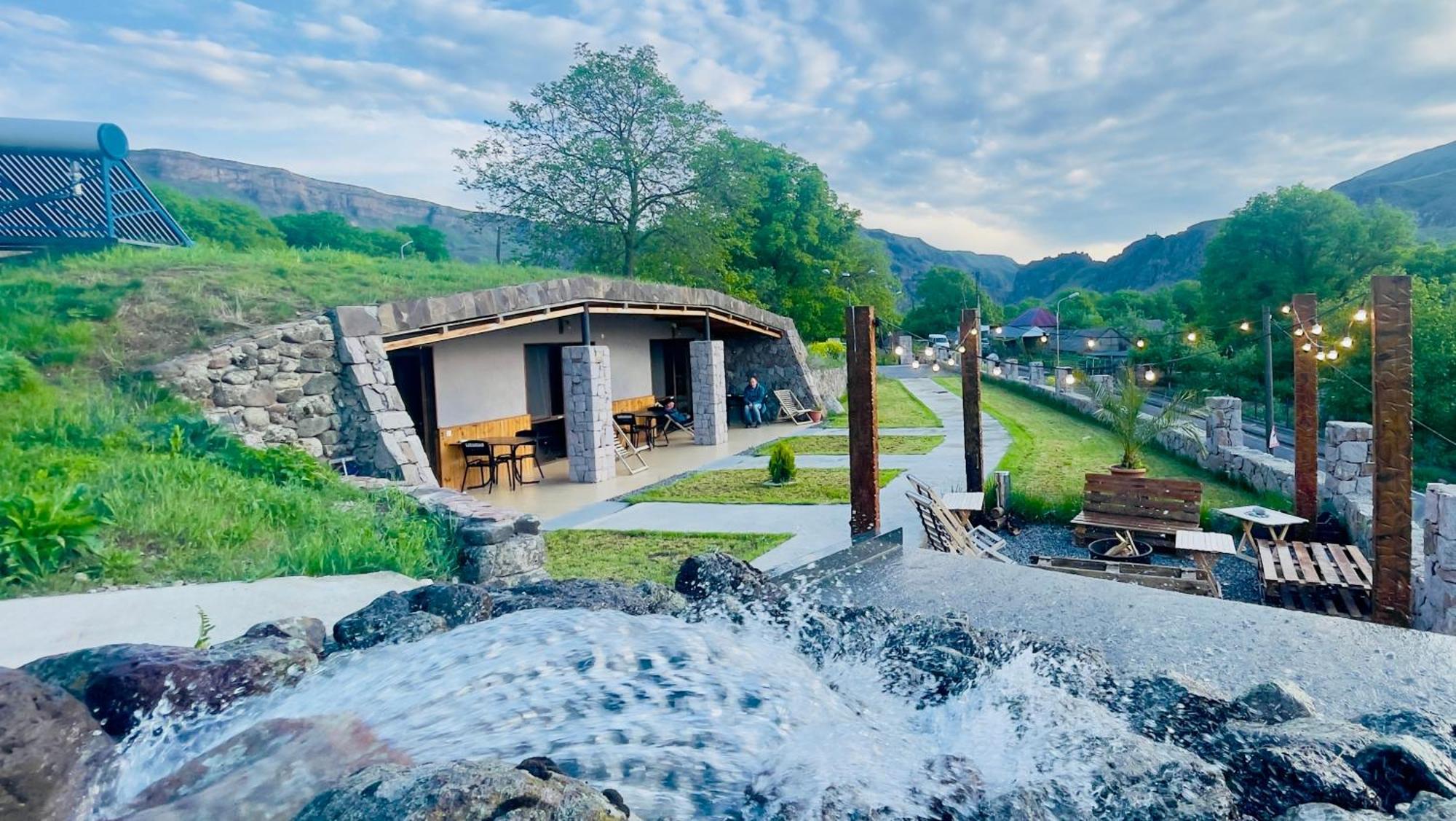 Hotel Hobbiton T'mogvi Kültér fotó